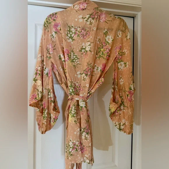 Spell Sundancer Robe - Picture 4 of 7